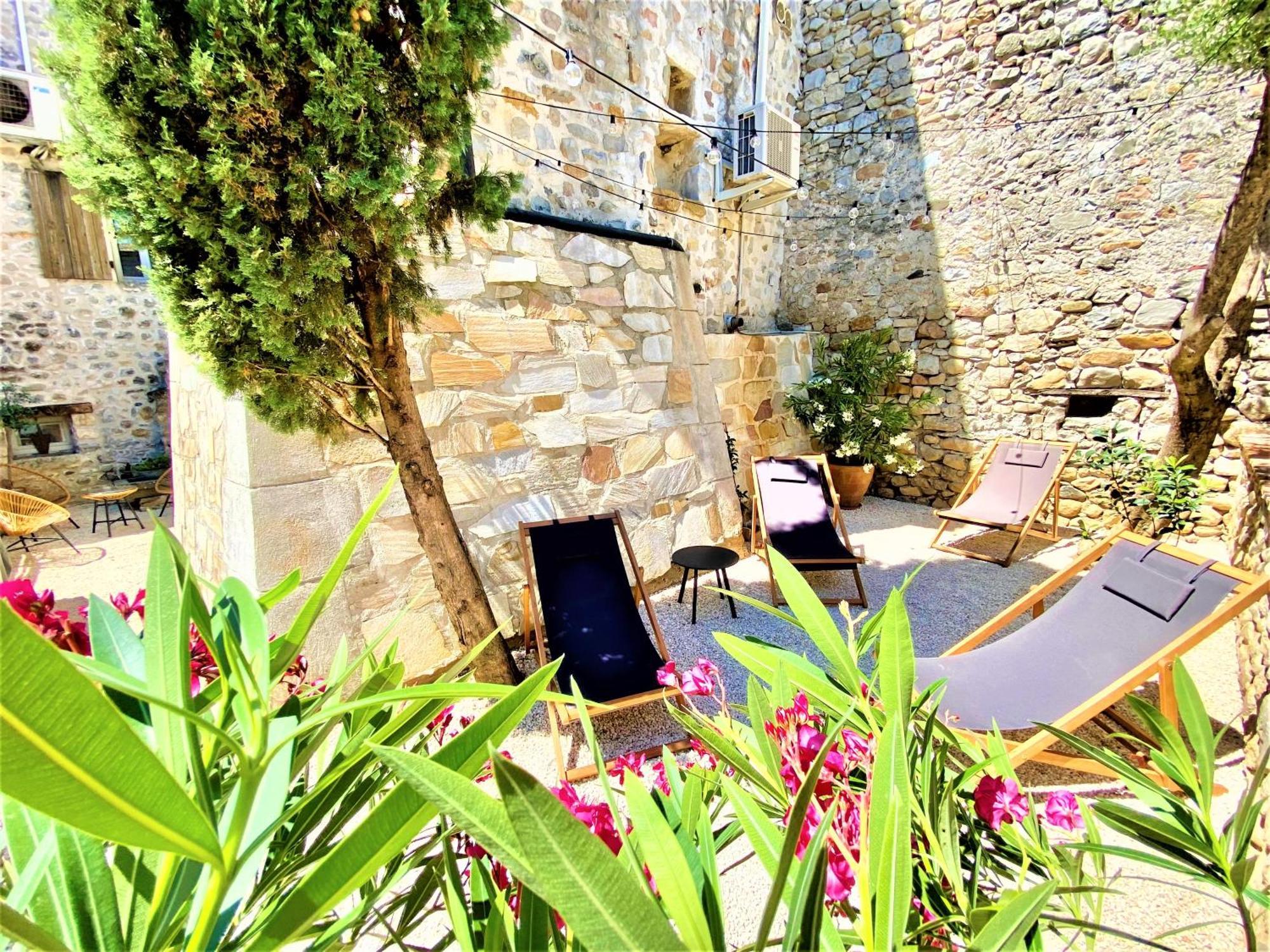 Gite De Groupe 9Ch Ou 3 Gites Independants De 3Ch - Patio Et Piscine Interieure Chauffee Toute L'Annee Vallon-Pont-dʼArc Esterno foto